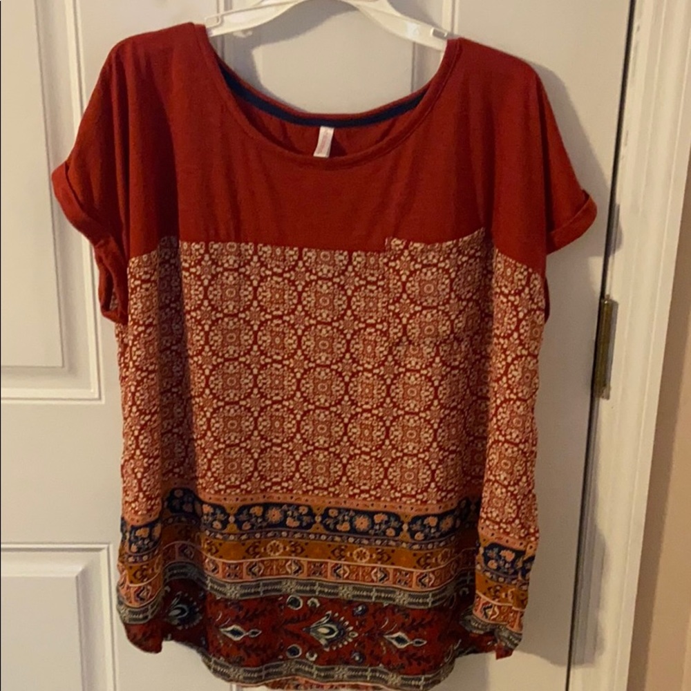 Cuffed sleeves top